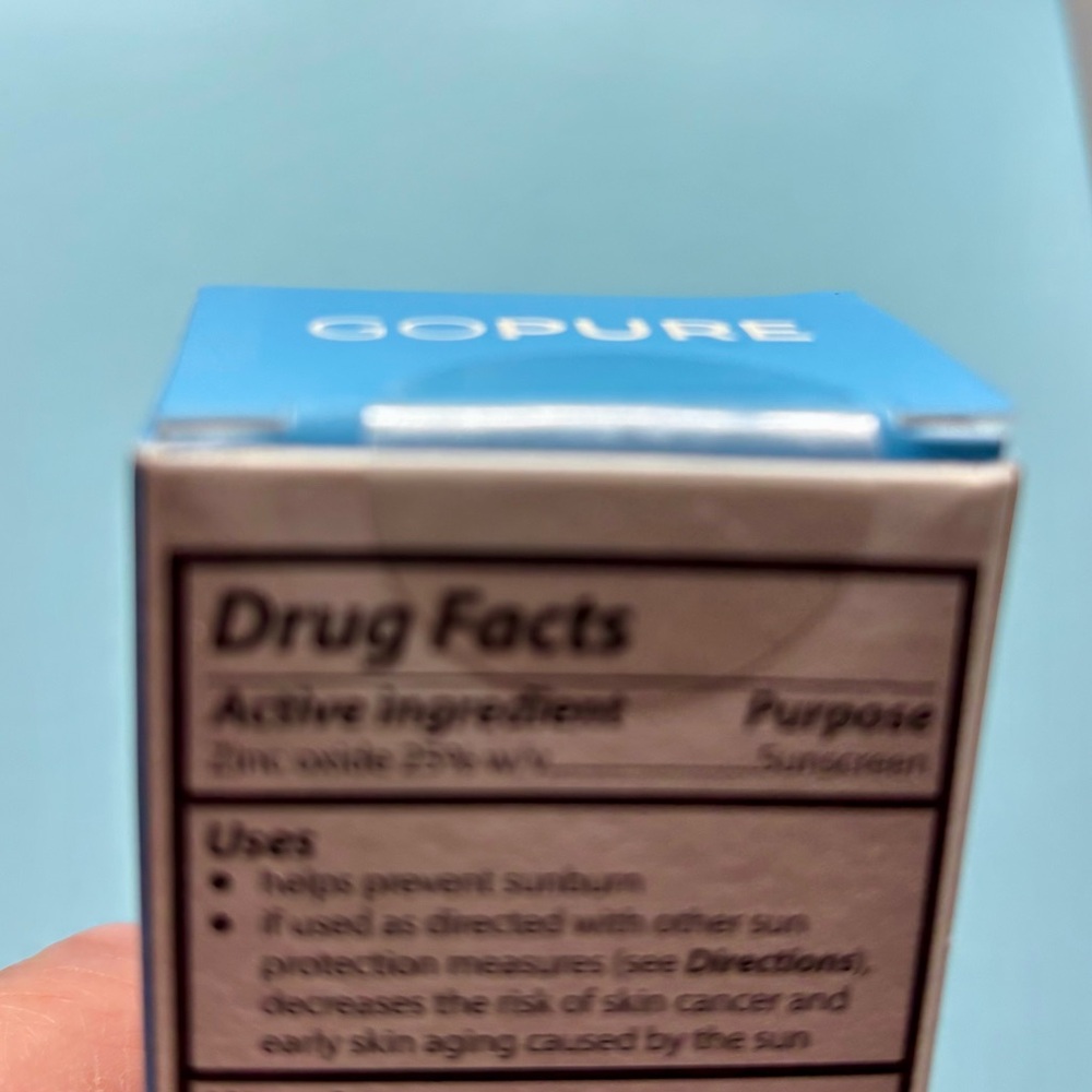 NWT Glow Pure Tinted Mineral Sunscreen SPF 40, .5 fl Oz - Picture 9 of 12